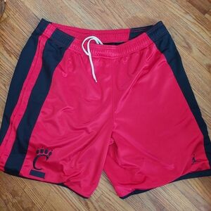 Nike Men's Athletic Shorts Jordan Cincinnati Bearcats Vintage Basketball Sz L